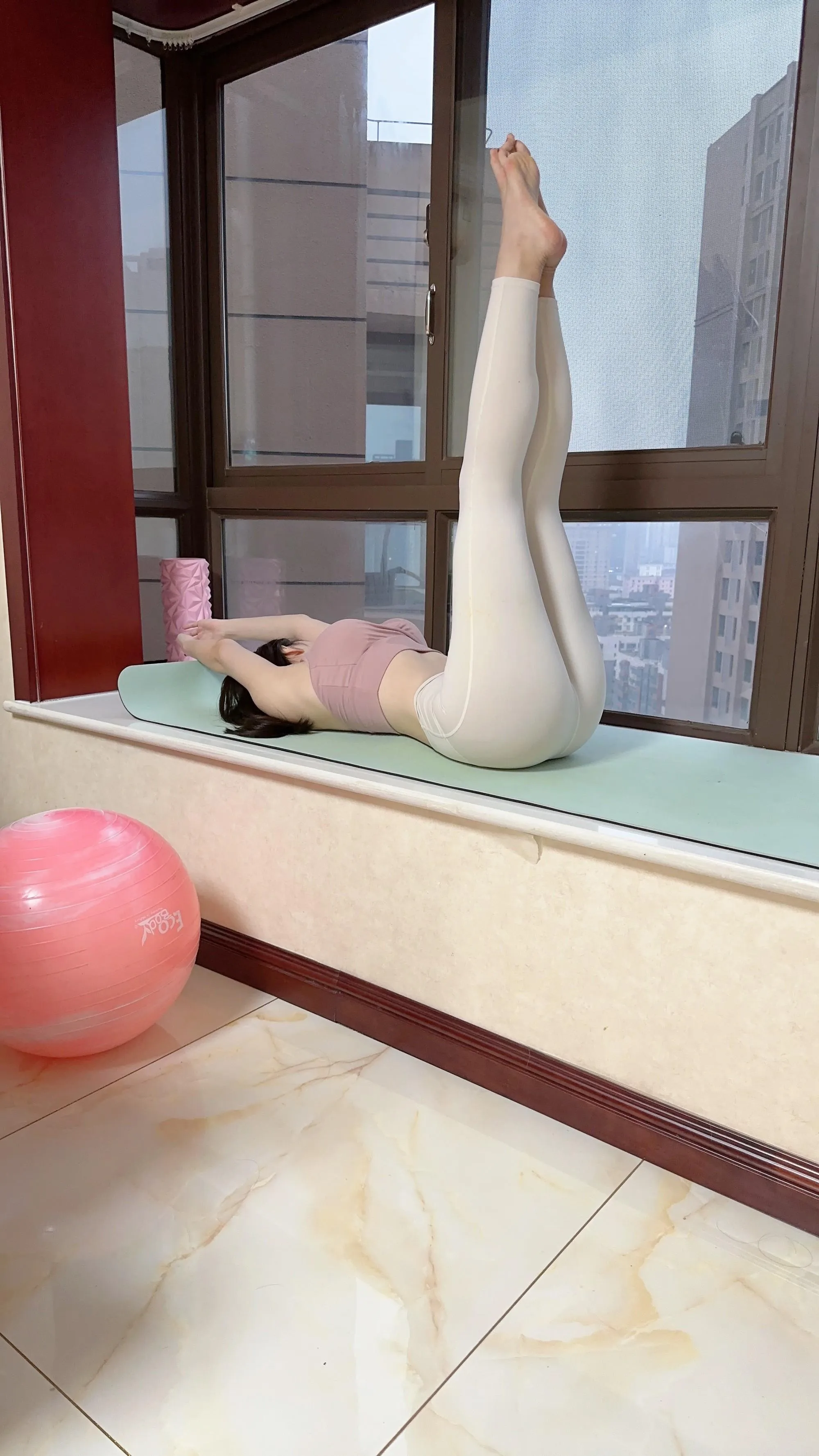 NO.015 奶宝妹纸 – 微密圈系列  美少妇瑜伽 [53P]插图2